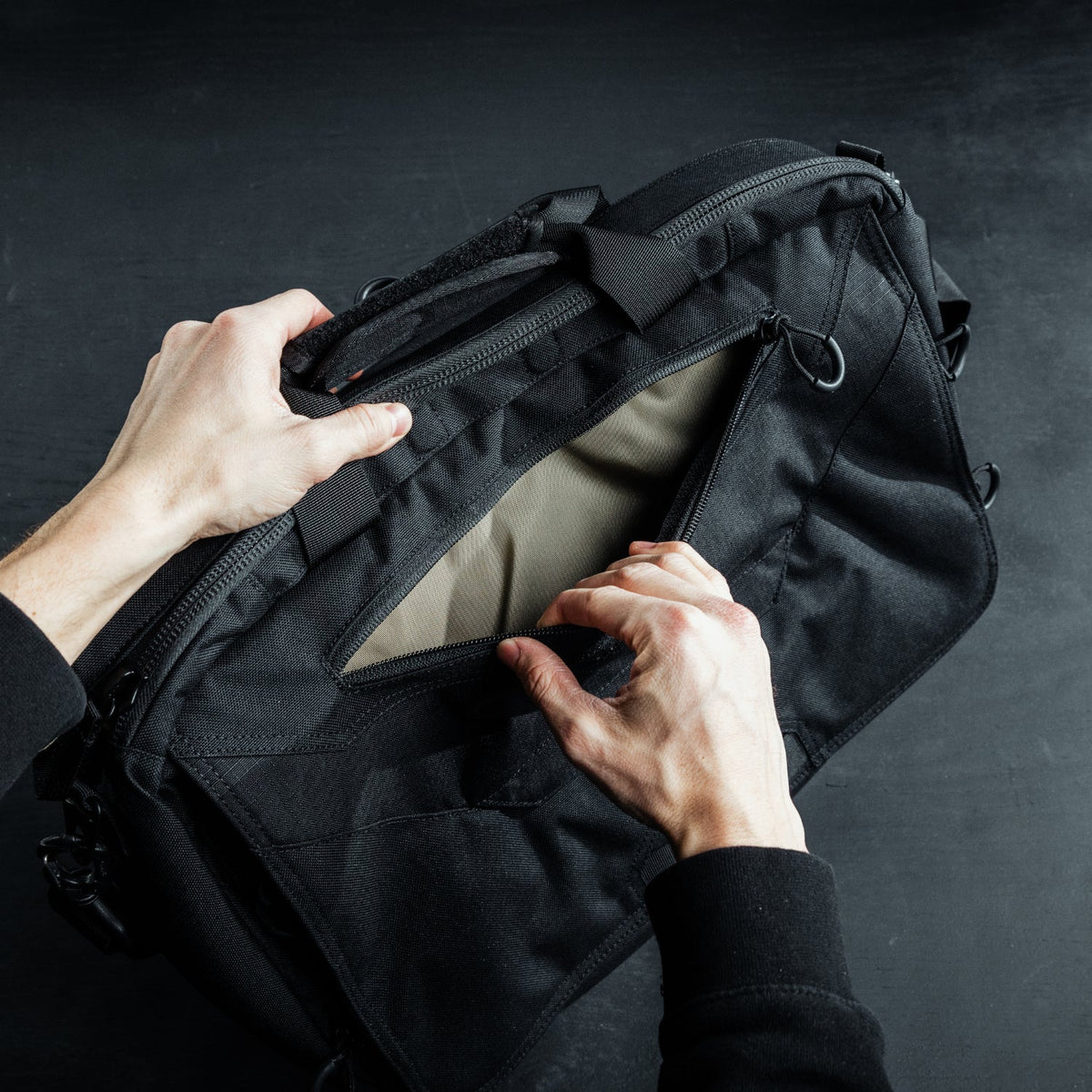 Eberlestock - Executive Brief Skuldertaske 17L // Sort-8-XtraGrej