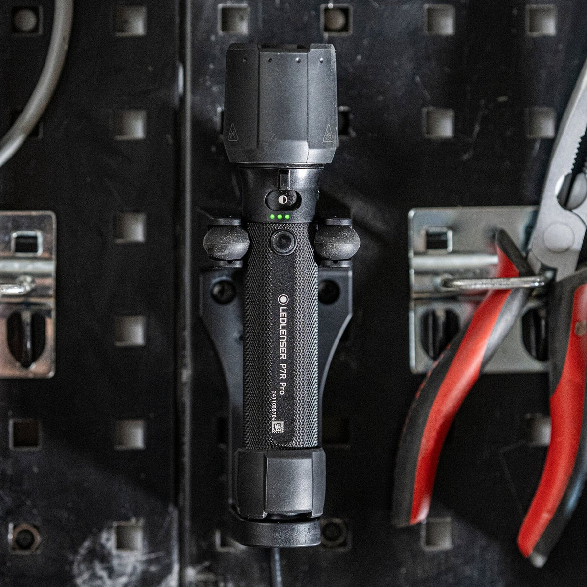 LEDLENSER - P7R Pro Lommelygte 2000 Lumen-8-XtraGrej